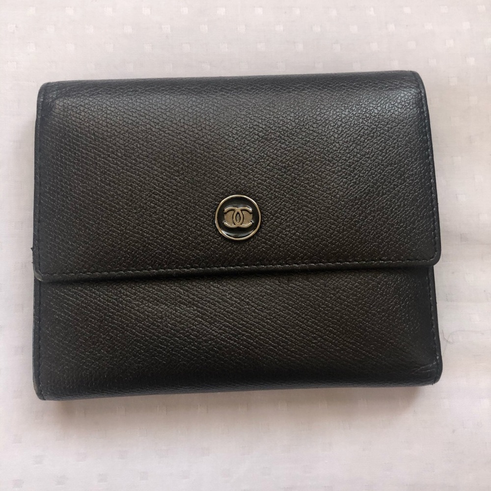 Auth Chanel wallet